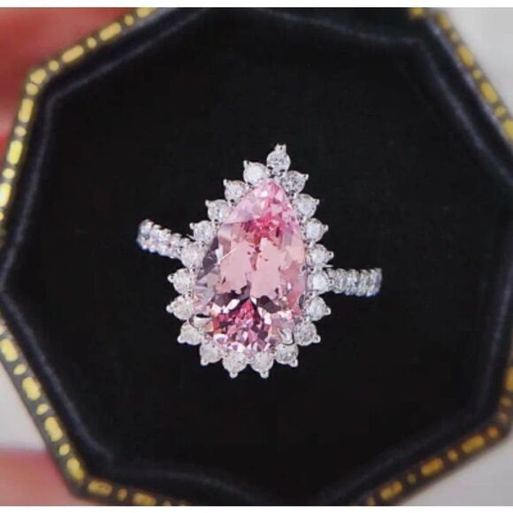 Romantic Pink crystal Cubic Zircon engagement ring - Picture 13 of 13